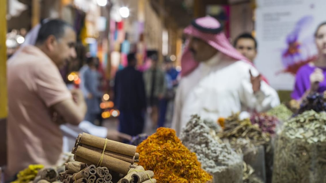 Livligt liv på Spice Market i Deira bydelen i Dubai