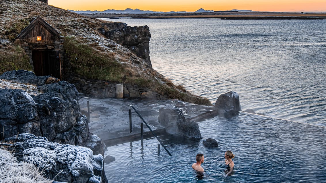 Nyd de varme kilder i fantastiske Sky Lagoon