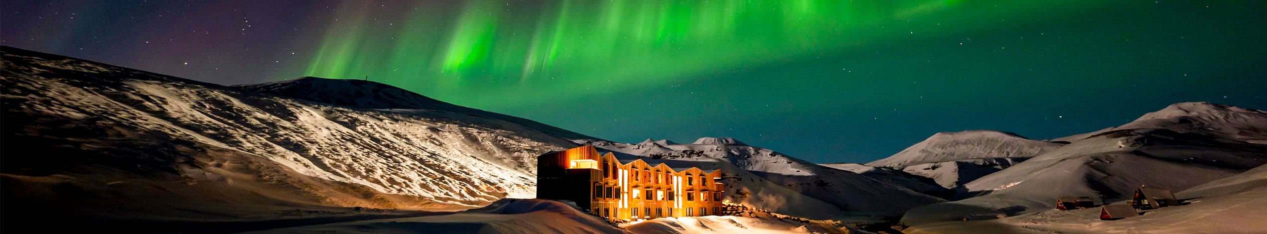 Vintereventyr på Island Nordlys, varme kilder & vildmark