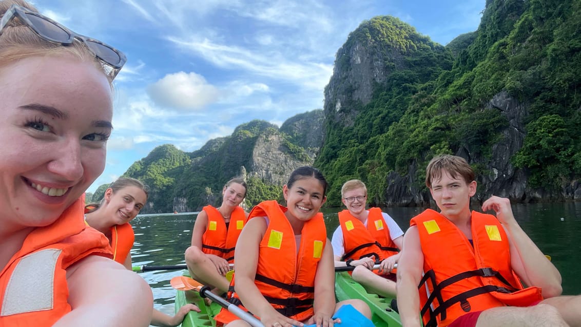 Kajak_Gruppebillede_Vietnam_Halong