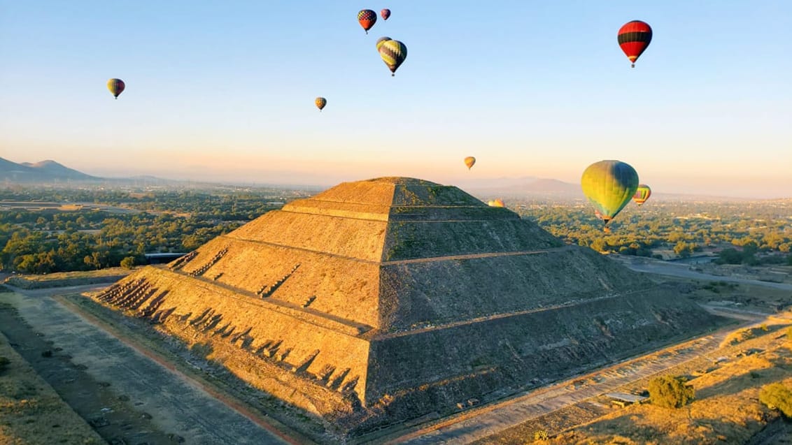 Luftballoner over Teotihuacan, Mexico City