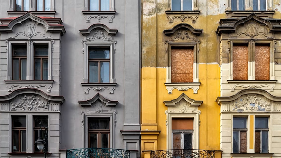 Historiske bygninger under renovering i den gamle bydel i Prag, Tjekkiet.