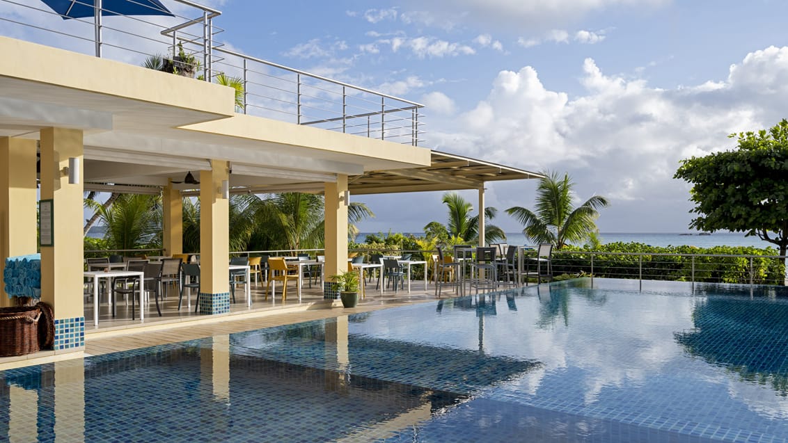 Pool på Acajou Beach Resort, Praslin